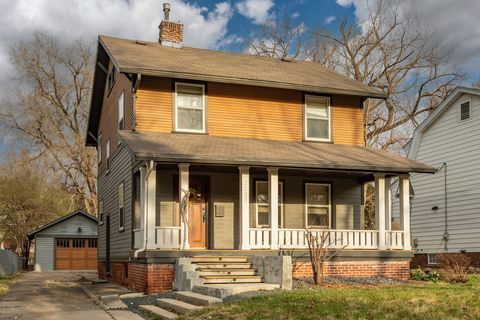 Homes For Sale - 1135 46th Street<br/> Des Moines, IA 50311