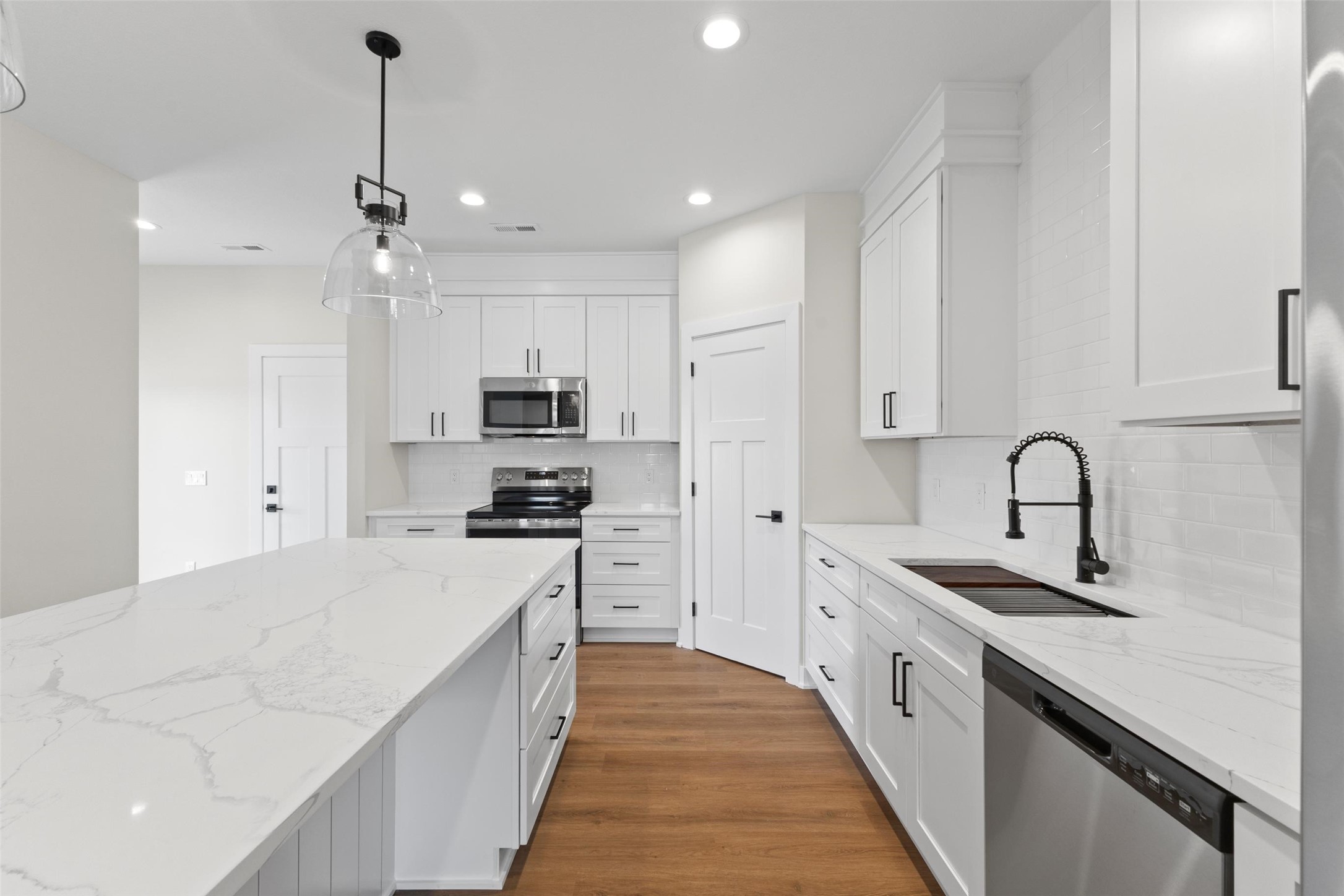 2022 S Warrior Lane, Waukee, Iowa image 3