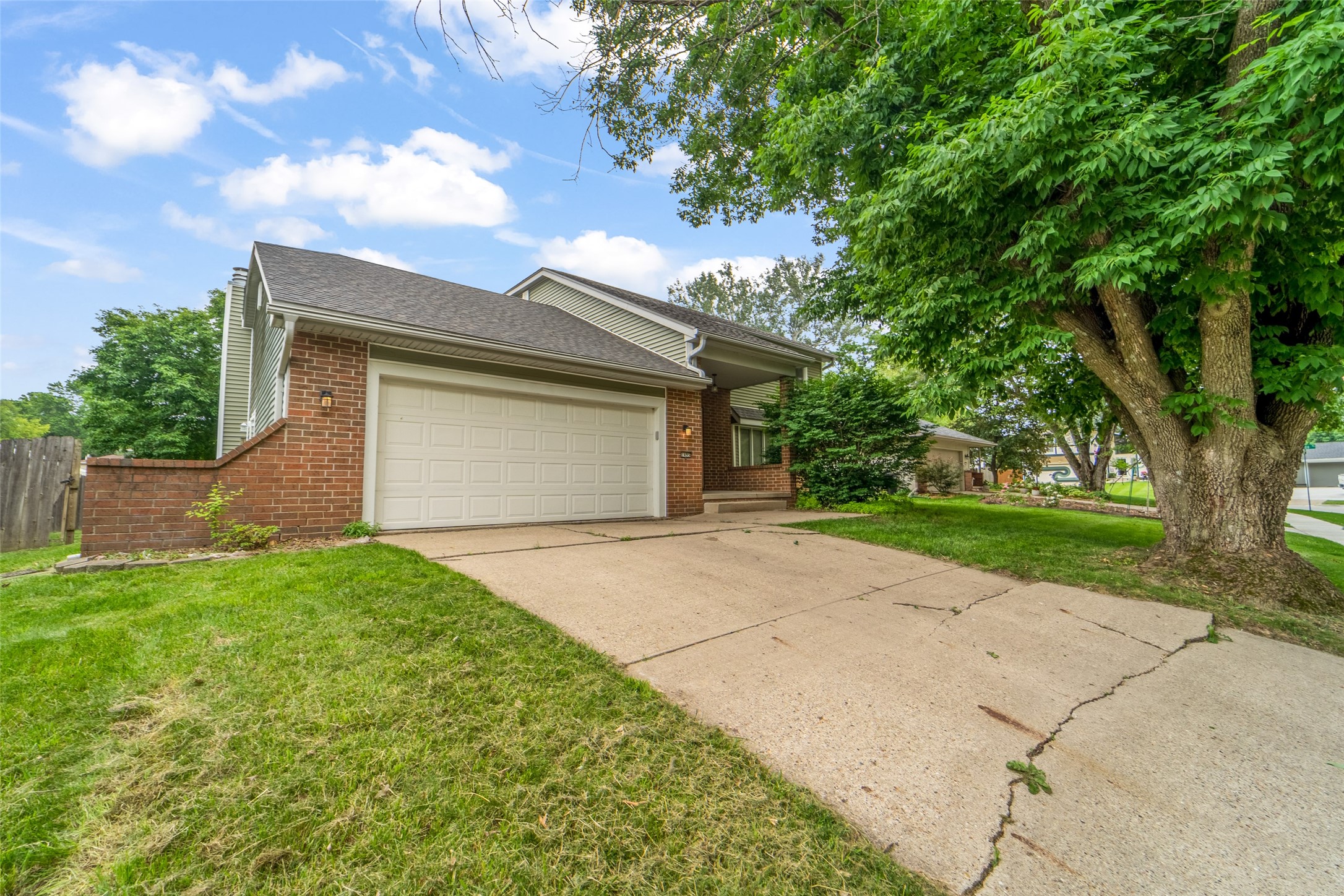 1495 Rio Valley Drive, Clive, Iowa image 2