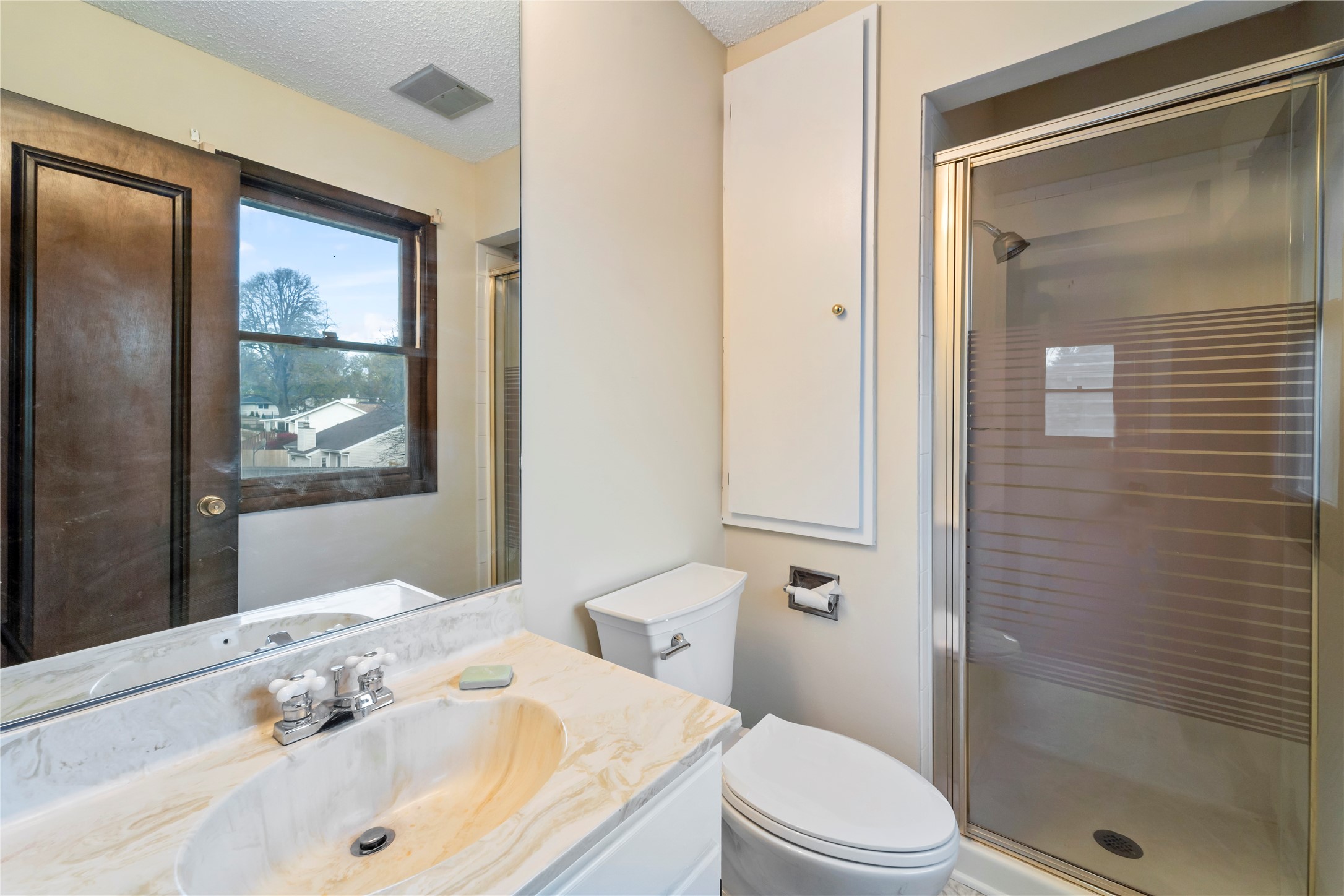 1495 Rio Valley Drive, Clive, Iowa image 25