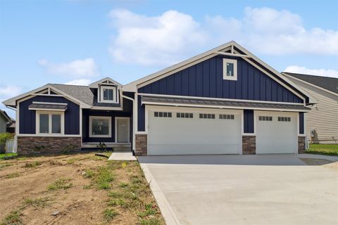 Homes For Sale - 2340 Green Leaf Circle<br/> Warren County, Norwalk, IA 50211