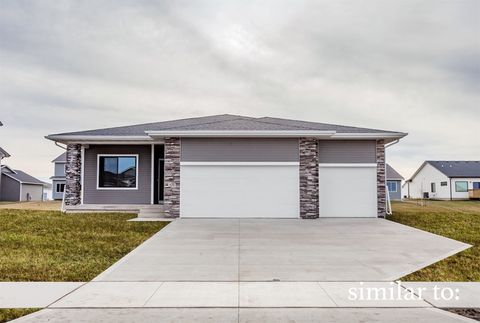 Homes For Sale - 1530 Werthman Drive<br/> Waukee, IA 50263