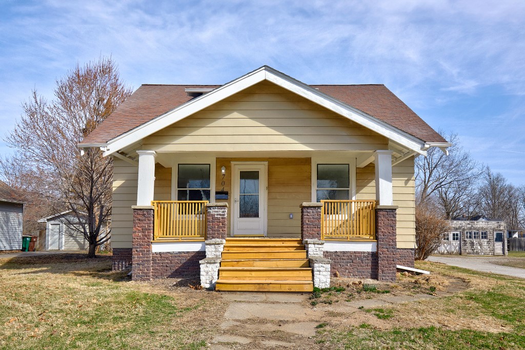 704 E Salem Avenue, Indianola, Iowa image 3
