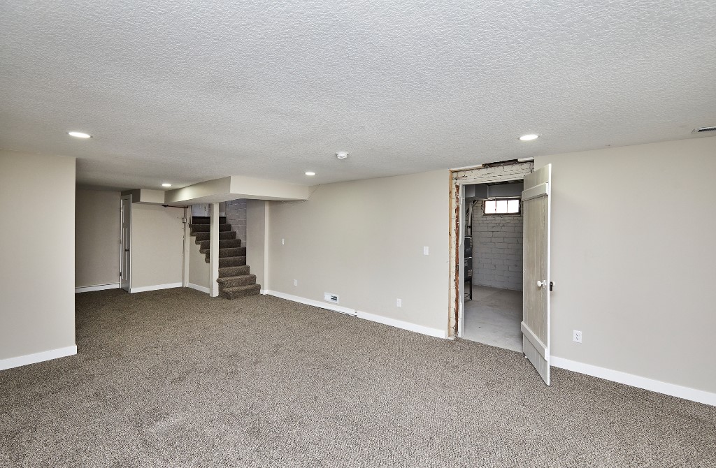 704 E Salem Avenue, Indianola, Iowa image 35