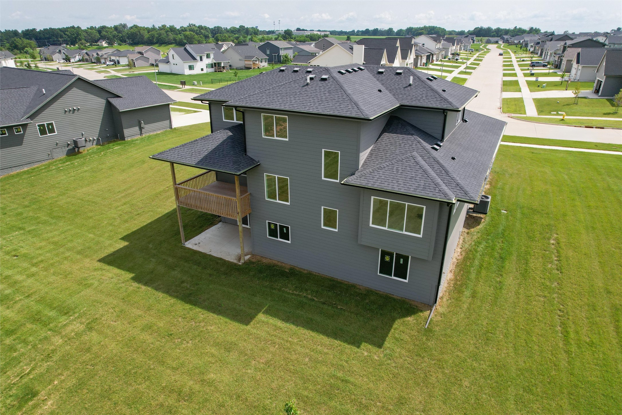 537 SE Walnut Woods Drive