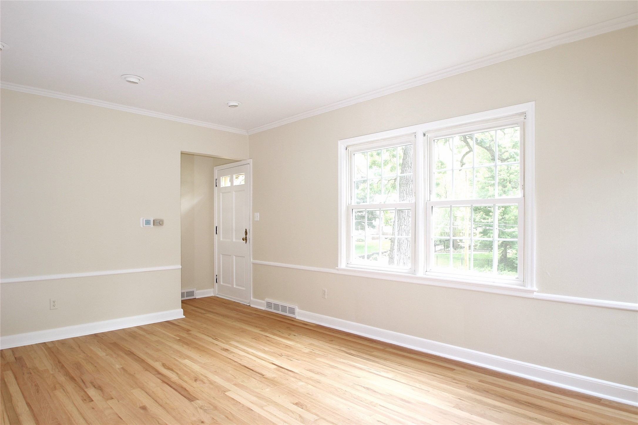 1427 Forestdale Drive, Des Moines, Iowa image 4