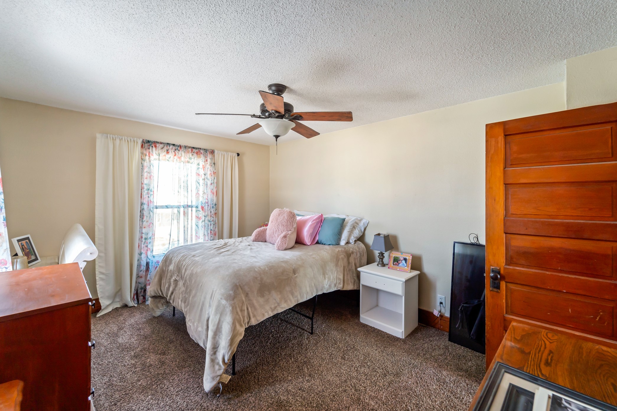 502 E Douglas Street, Knoxville, Iowa image 14