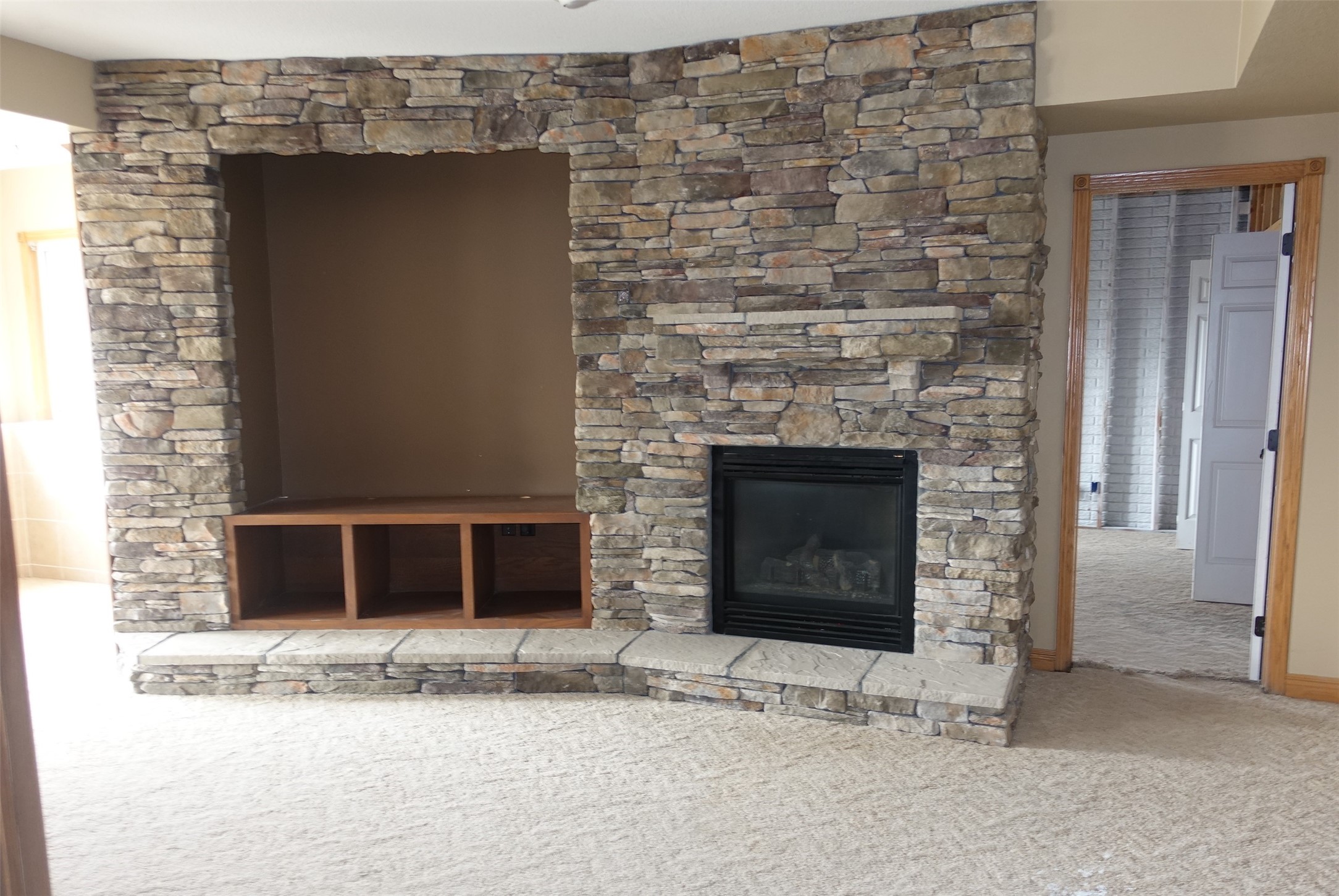 3310 NE HUNTINGTON Lane