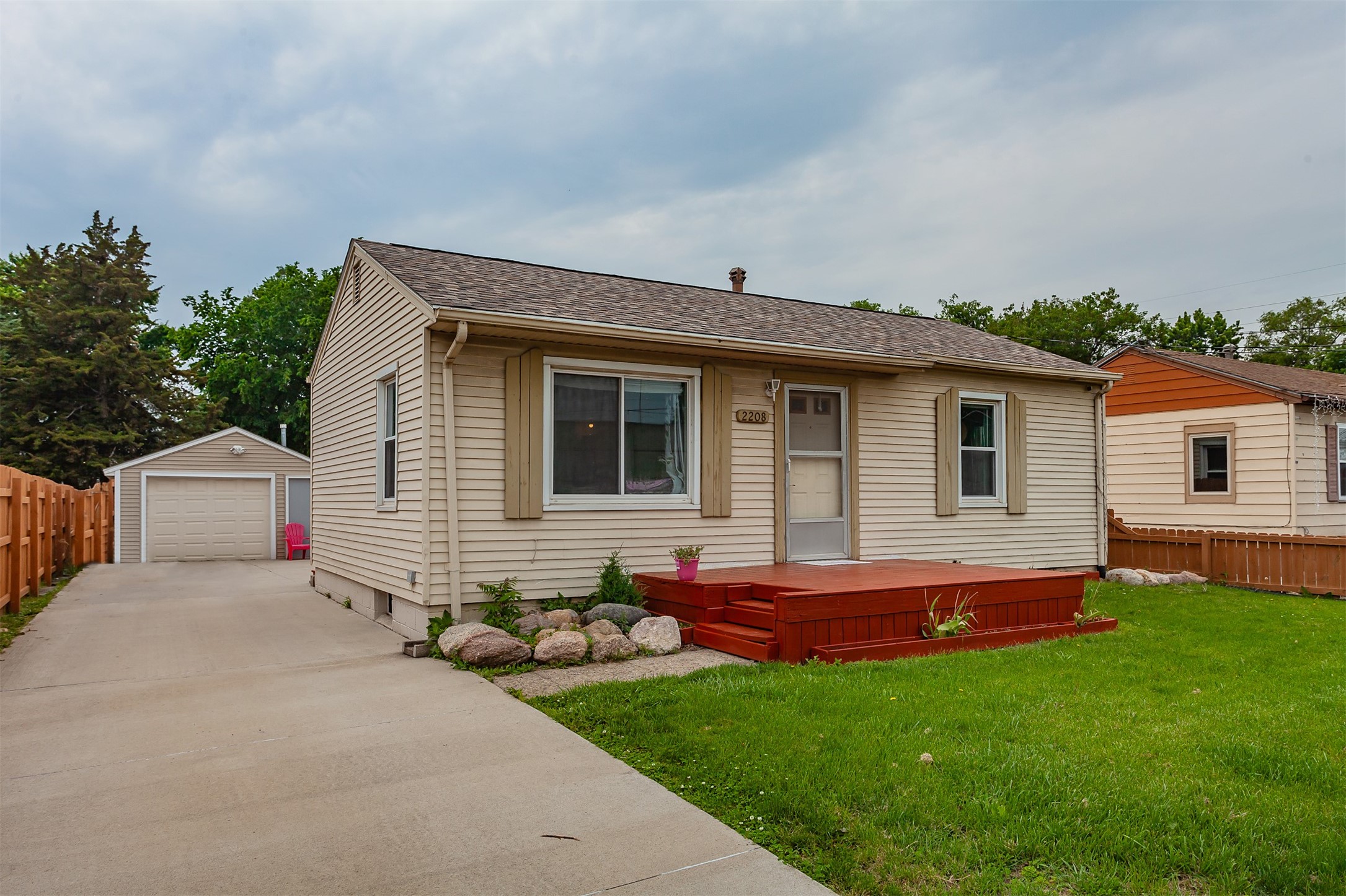 2208 Tichenor Street, Des Moines, Iowa image 2