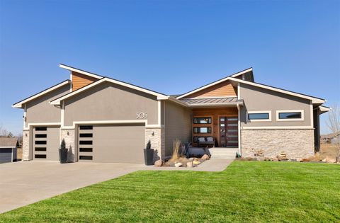 505 NE Dellwood Court Waukee IA 50263