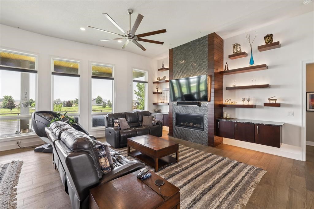 505 NE Dellwood Court