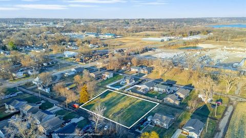 Vacant Land For Sale - 821 SE 27th Court<br/> Des Moines, IA 50317