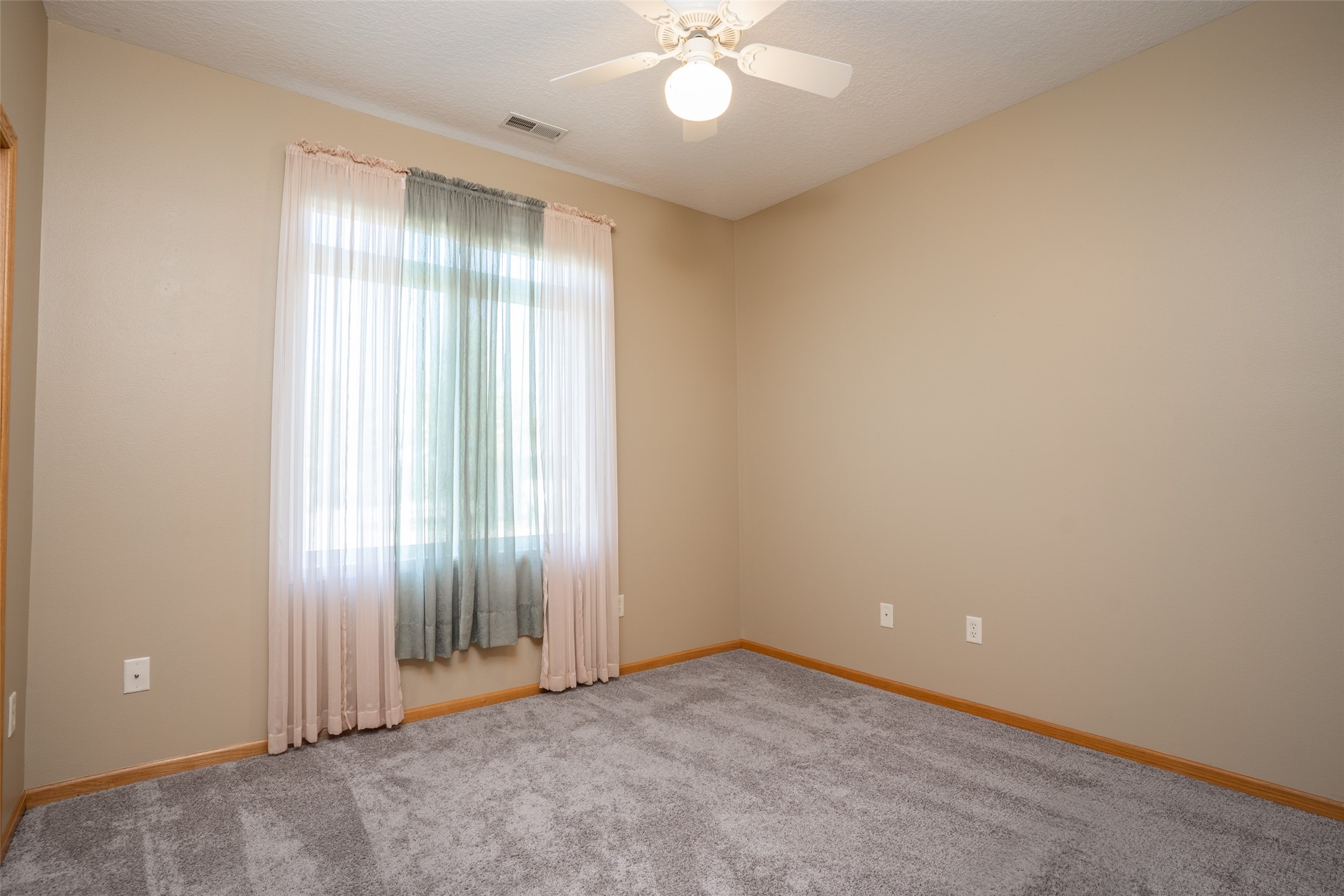 548 Kelsey Lane, Altoona, Iowa image 9