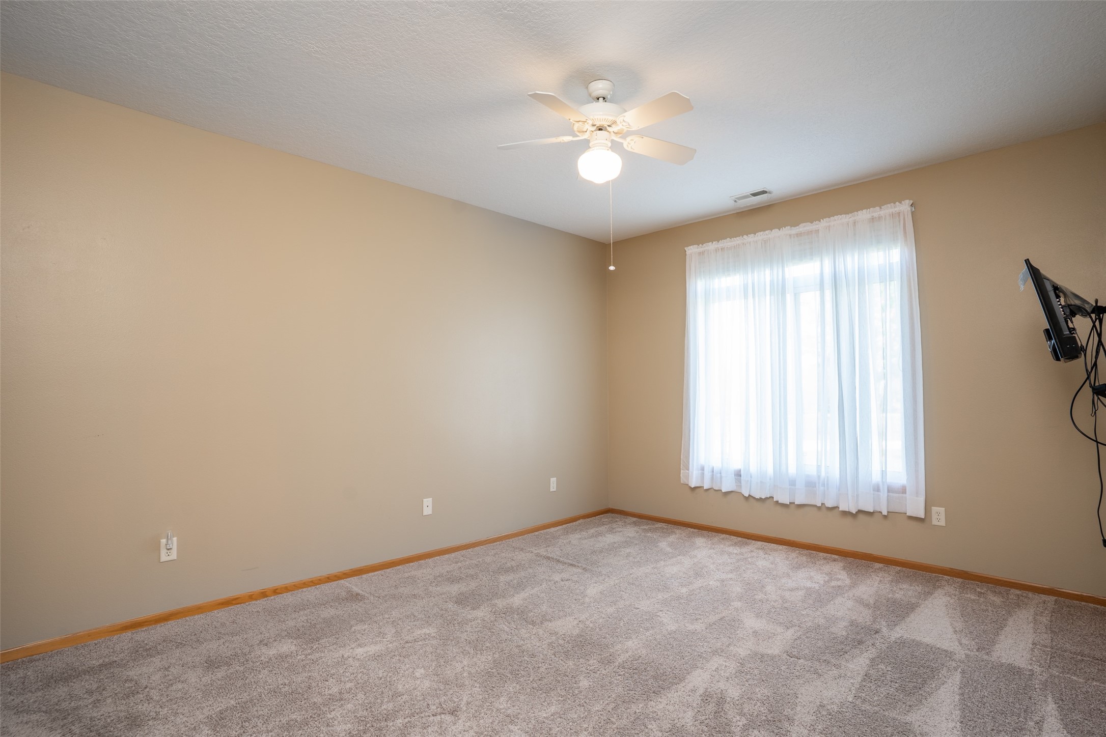 548 Kelsey Lane, Altoona, Iowa image 7