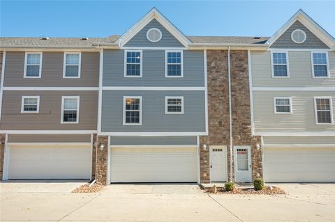 Condominium in Pleasant Hill IA 1113 Redstone Lane.jpg