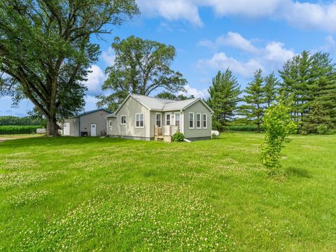 Homes For Sale - 11213 Orchard Avenue<br/> Colfax, IA 50054