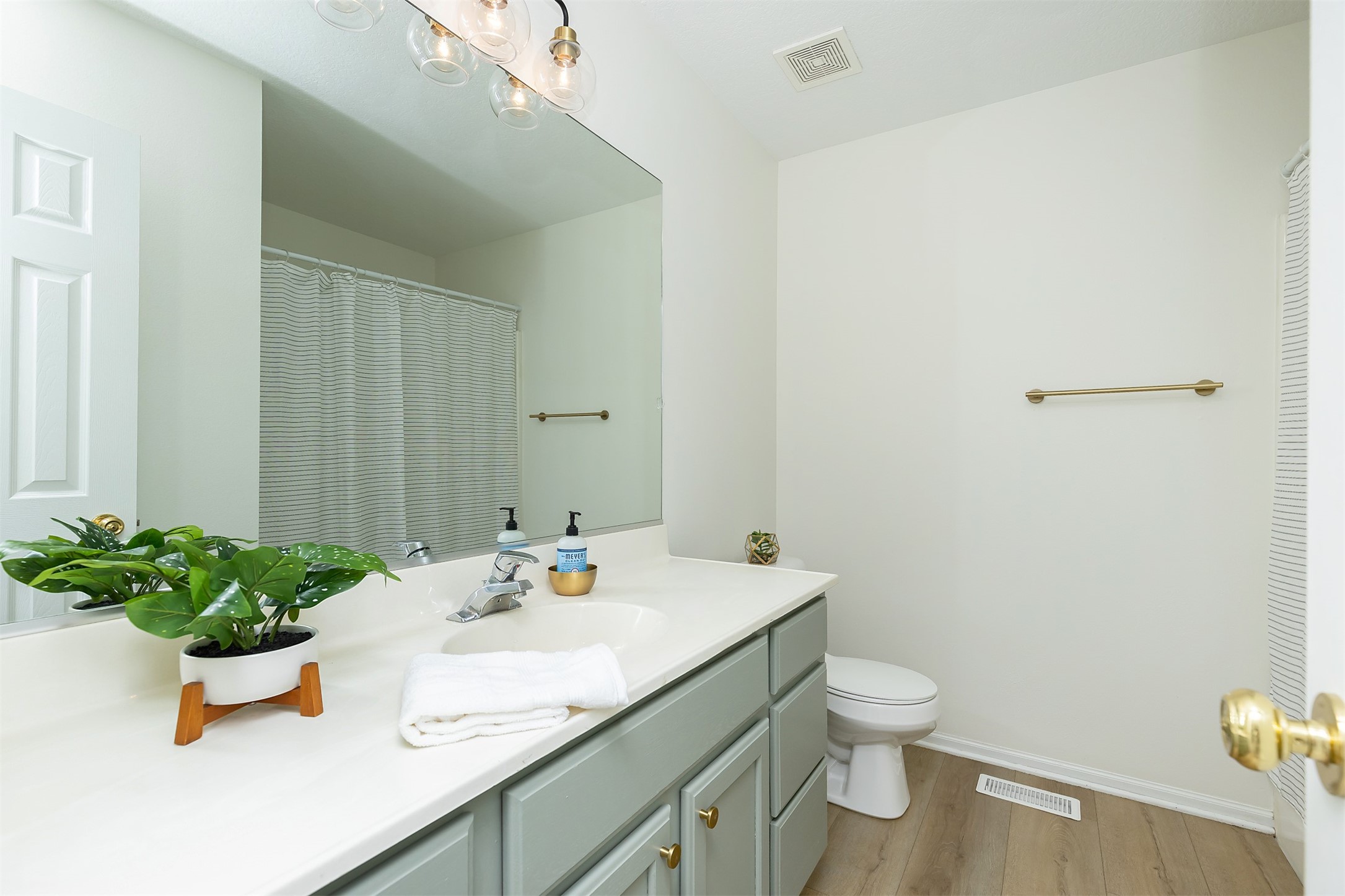 213 Bridgewood Drive, West Des Moines, Iowa image 19