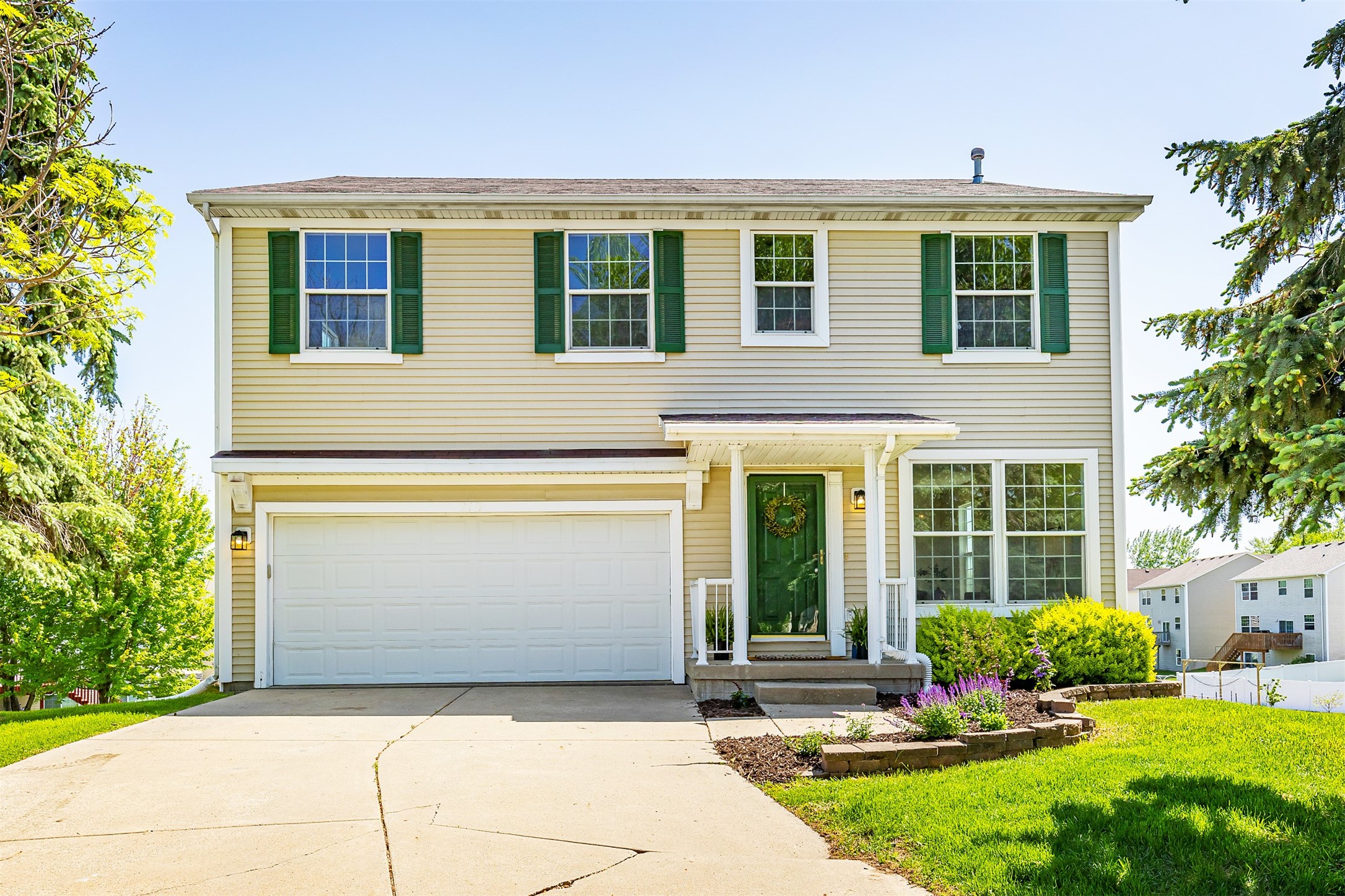213 Bridgewood Drive, West Des Moines, Iowa image 2