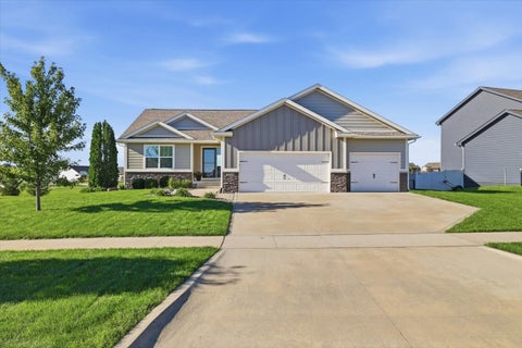 Homes For Sale - 2116 NW Reinhart Drive<br/> Ankeny, IA 50023