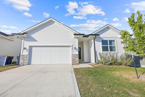 2928 Primrose Lane Pella IA 50219