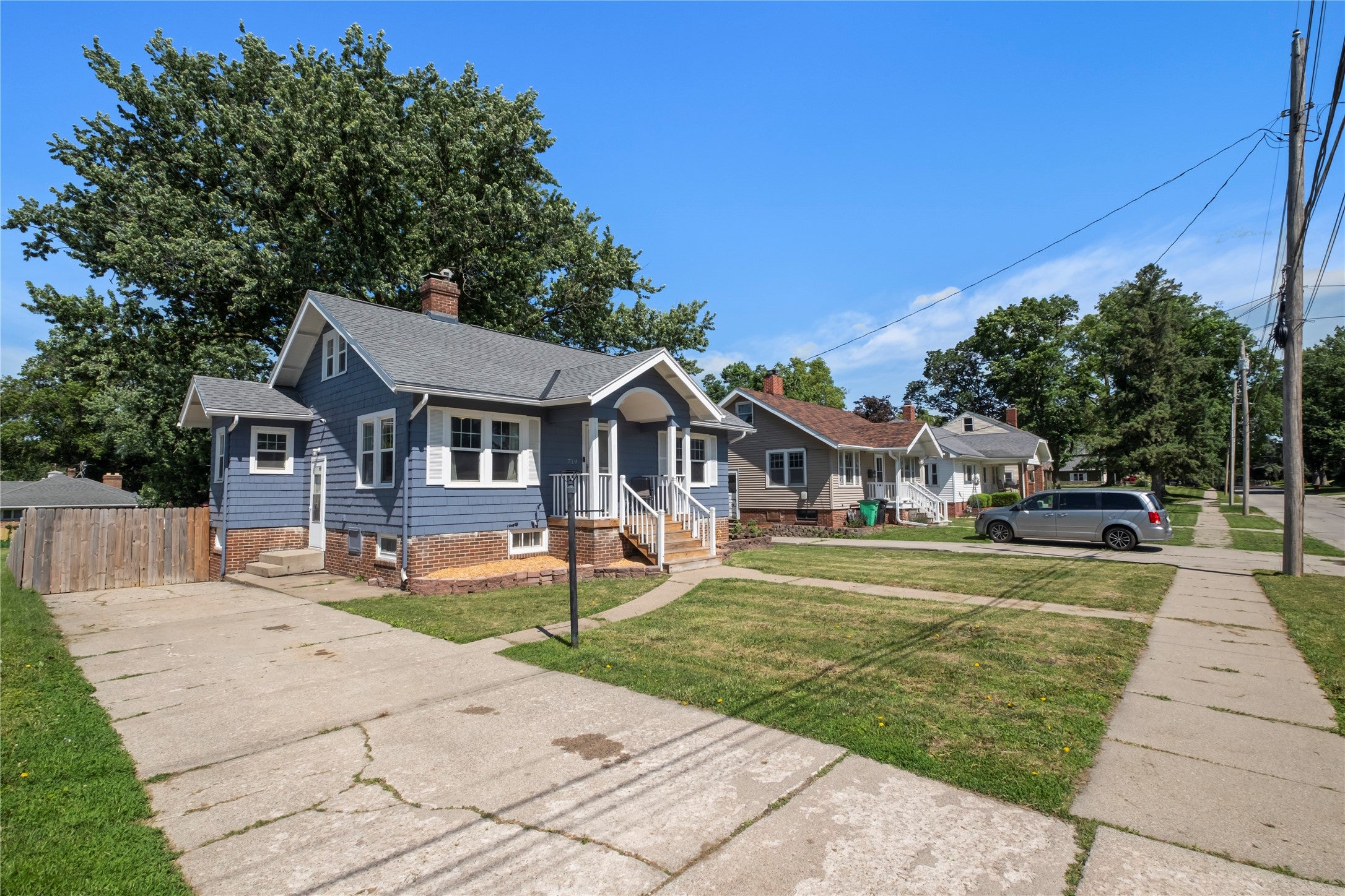 719 W 7th Street S