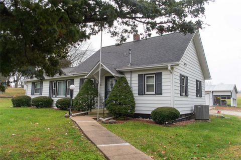 1568 Highway T15 Knoxville IA 50138