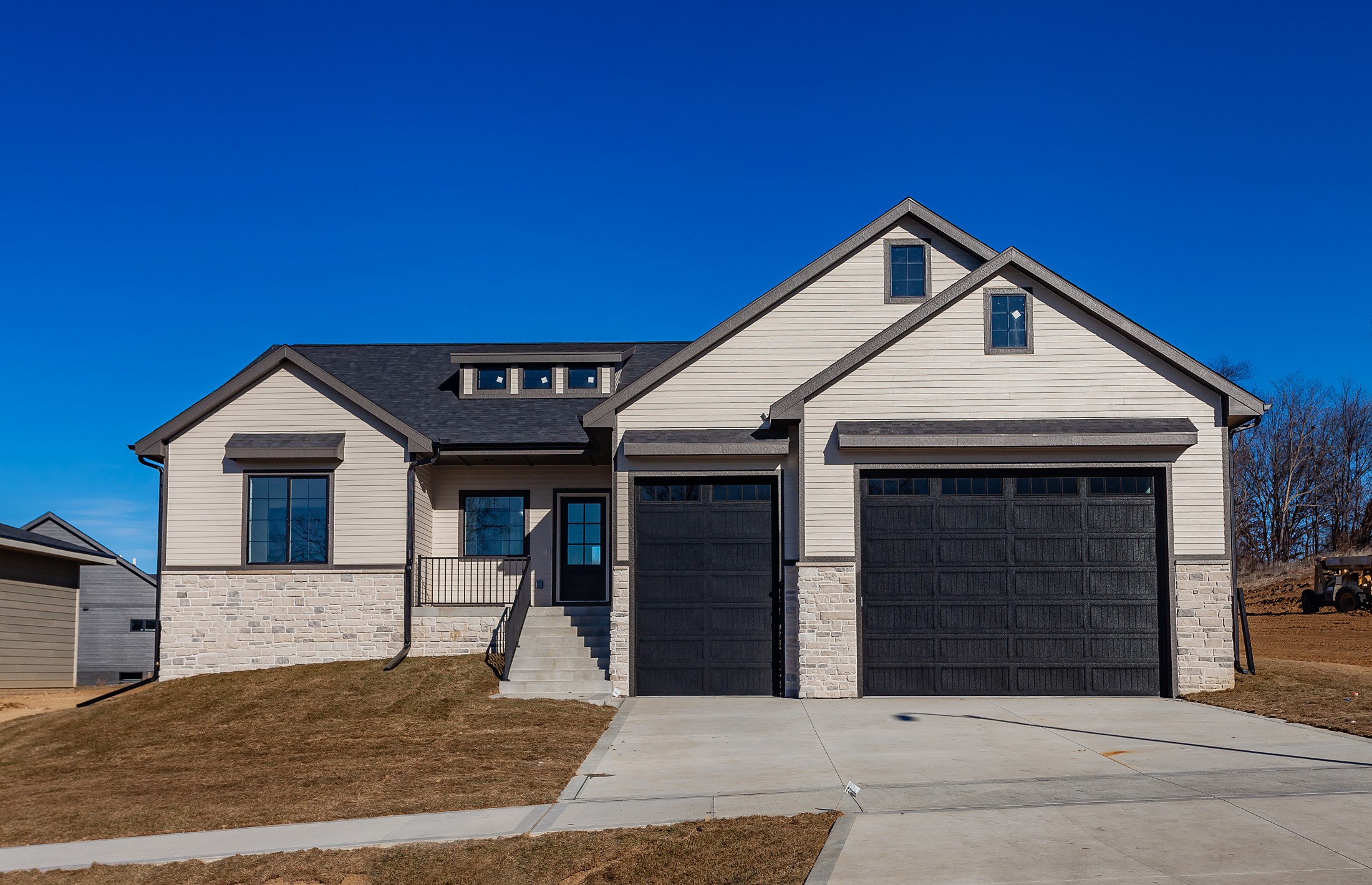 5766 Arbor Springs Drive, Pleasant Hill, Iowa image 1