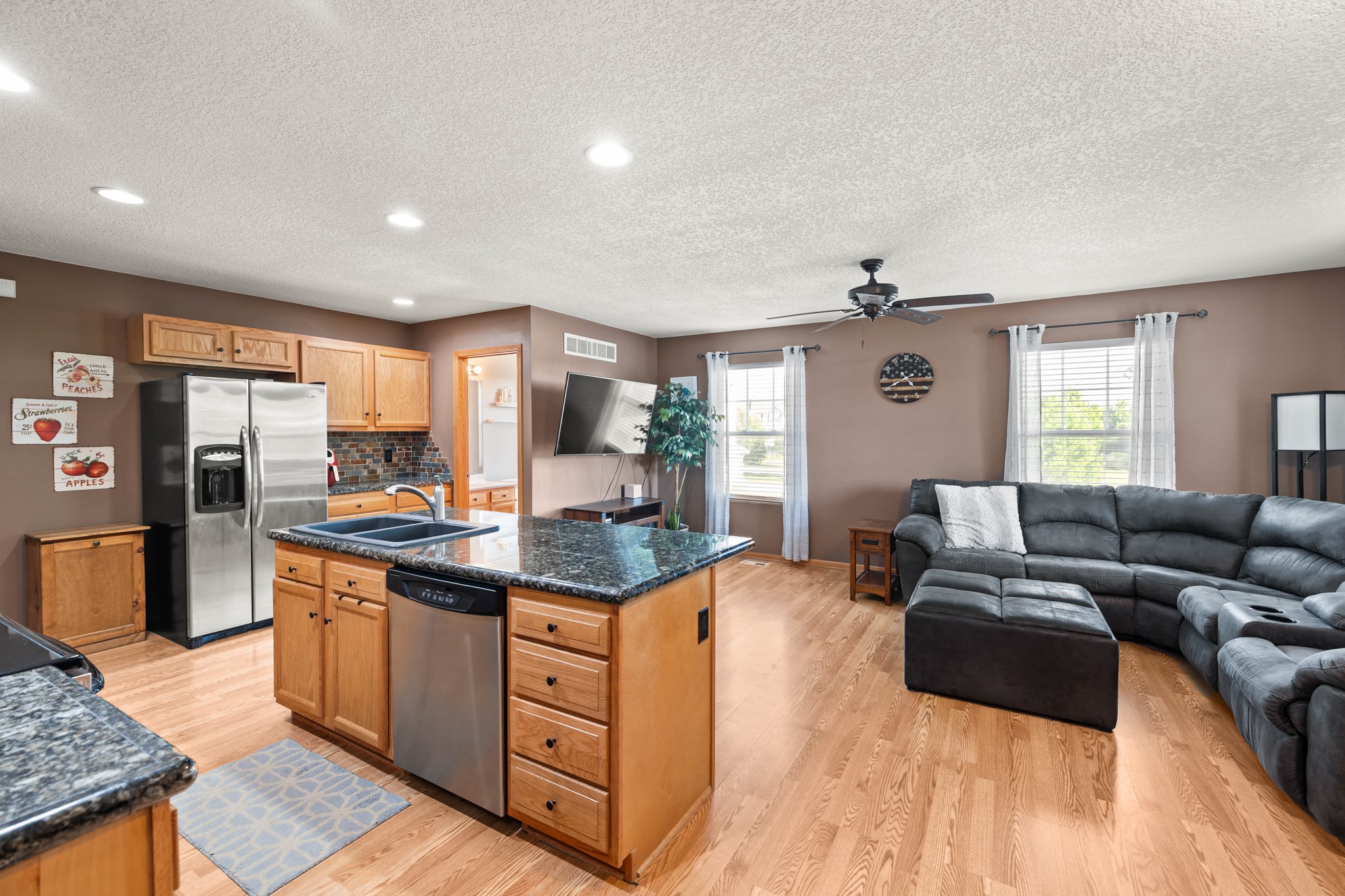 904 NE 48th Lane