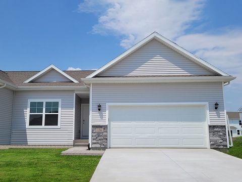 Condo For Sale - 1060 Daisy Lane<br/> Waukee, IA 50263