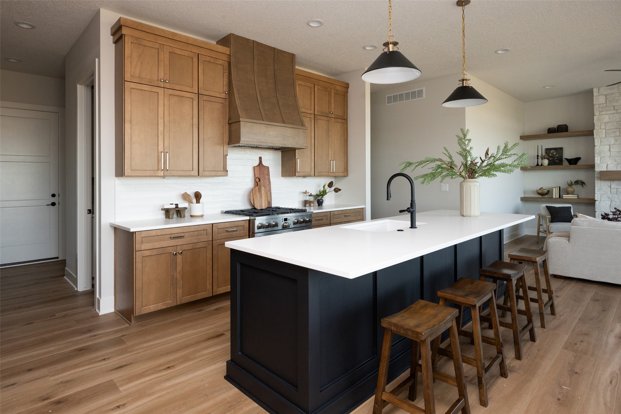 555 NW Mosaic Avenue