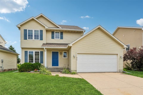 Homes For Sale - 9370 Red Sunset Drive<br/> West Des Moines, IA 50266