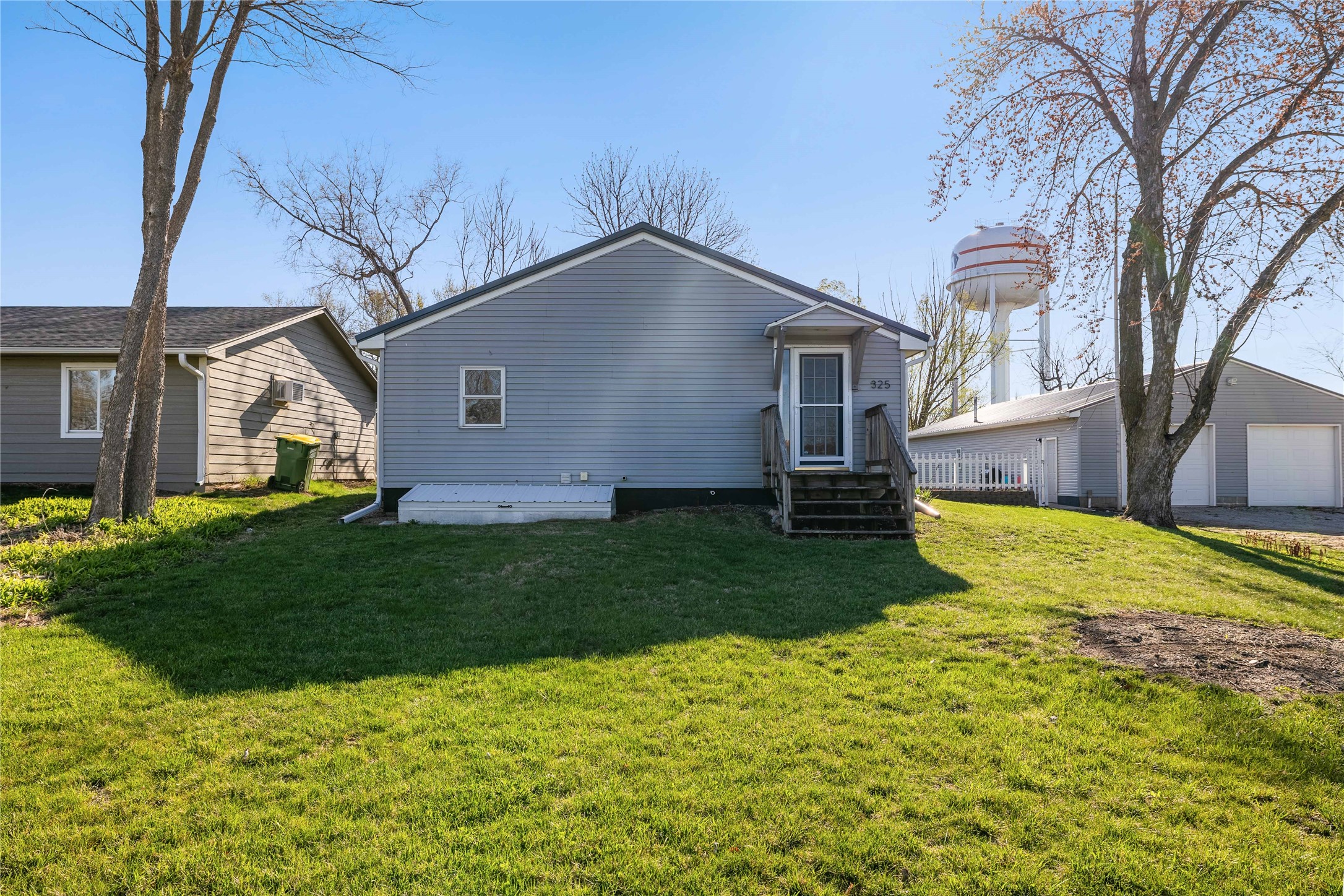 325 N Market Street, Madrid, Iowa image 1