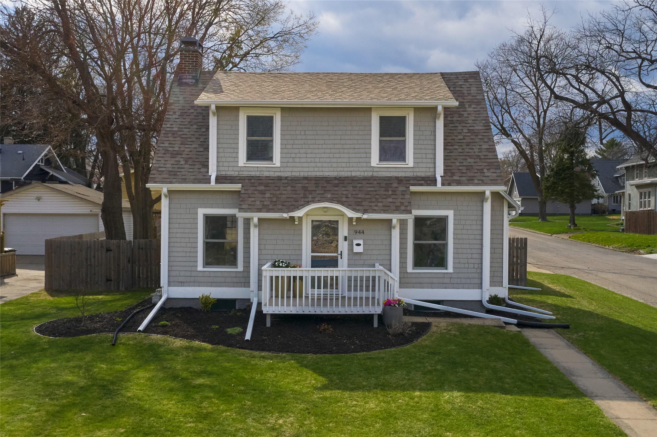 944 38th Street, Des Moines, Iowa image 2