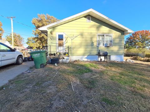 Townhouse For Sale - 103 E South Street<br/> Prairie City, IA 50228