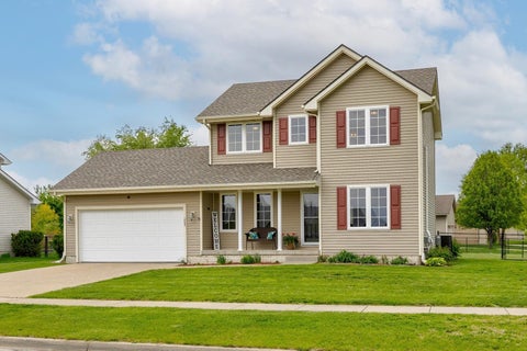 Homes For Sale - 1823 NW Prairie Lakes Drive<br/> Ankeny, IA 50023