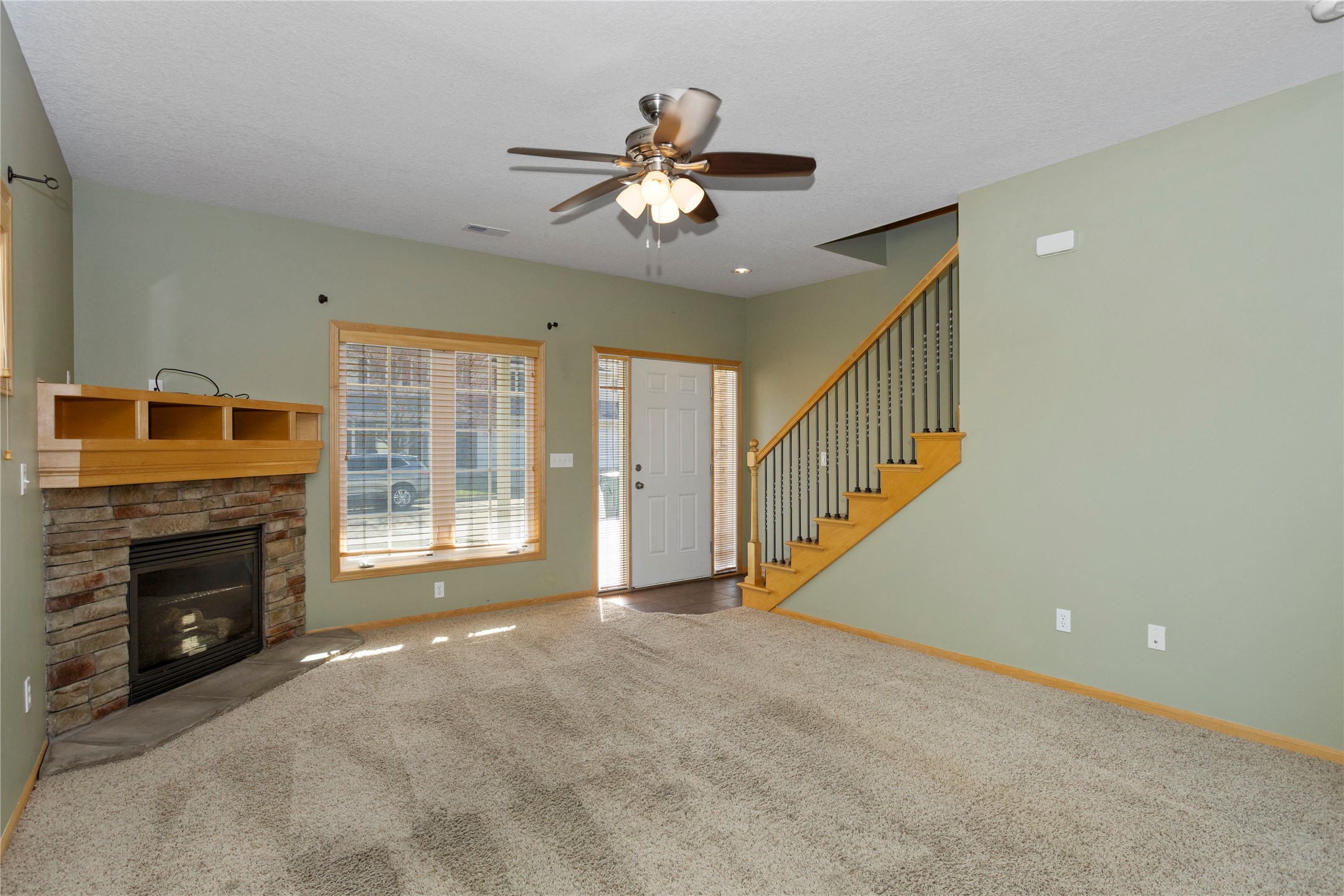 2738 NW 155th Court, Clive, Iowa image 4