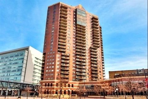 Condominium in Des Moines IA 300 Walnut Street.jpg