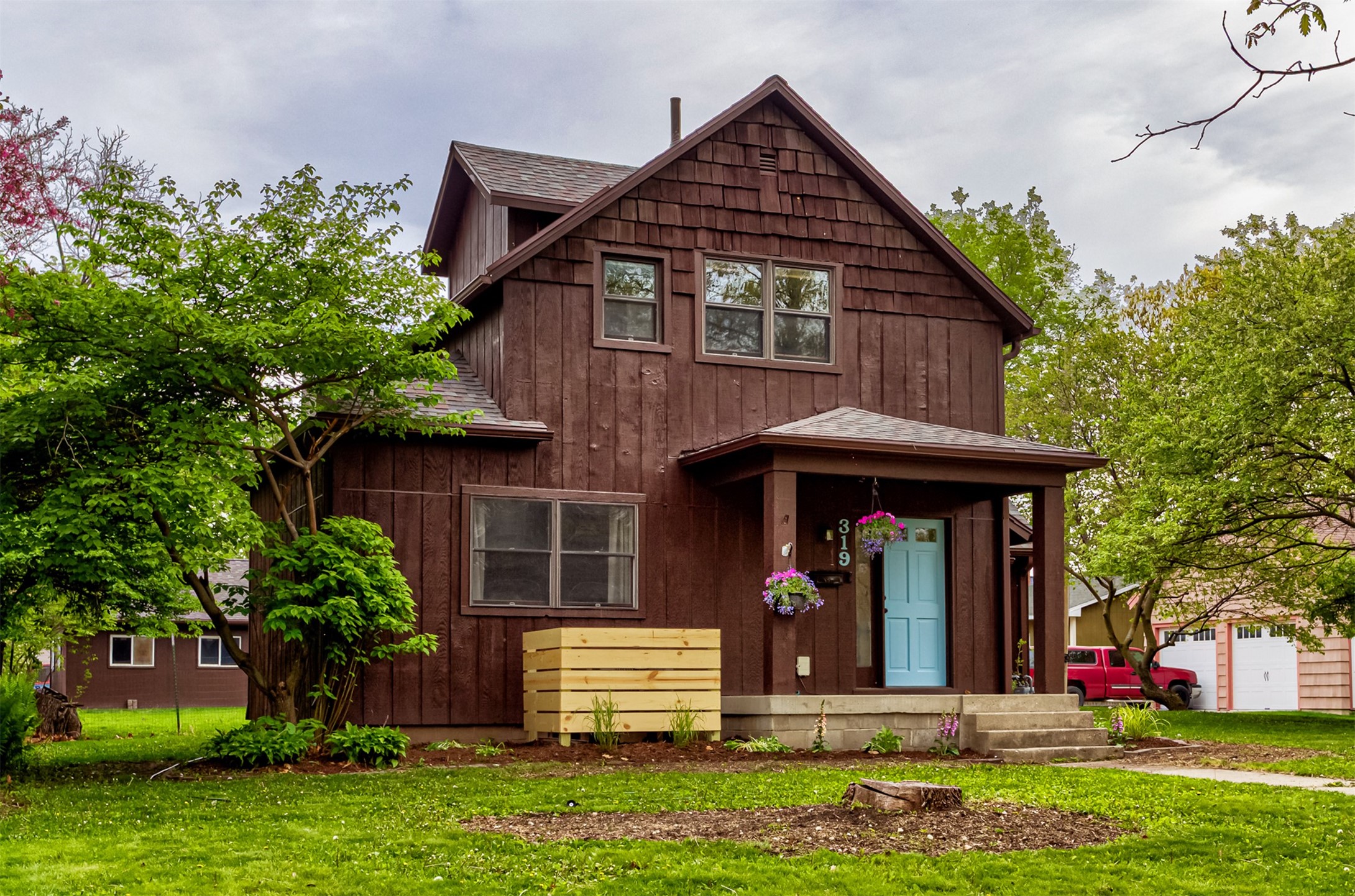 319 J Avenue, Nevada, Iowa image 2