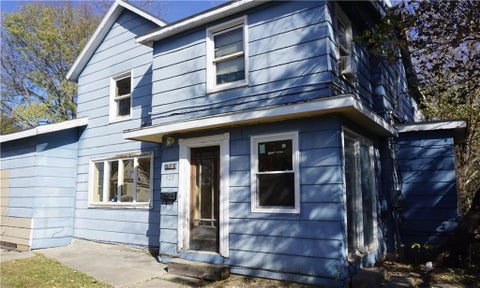 Multifamily For Sale - 523 S 2nd Street<br/> Madison County, Winterset, IA 50273