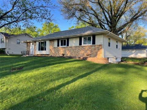 Homes For Sale - 4412 63rd Street<br/> Urbandale, IA 50322