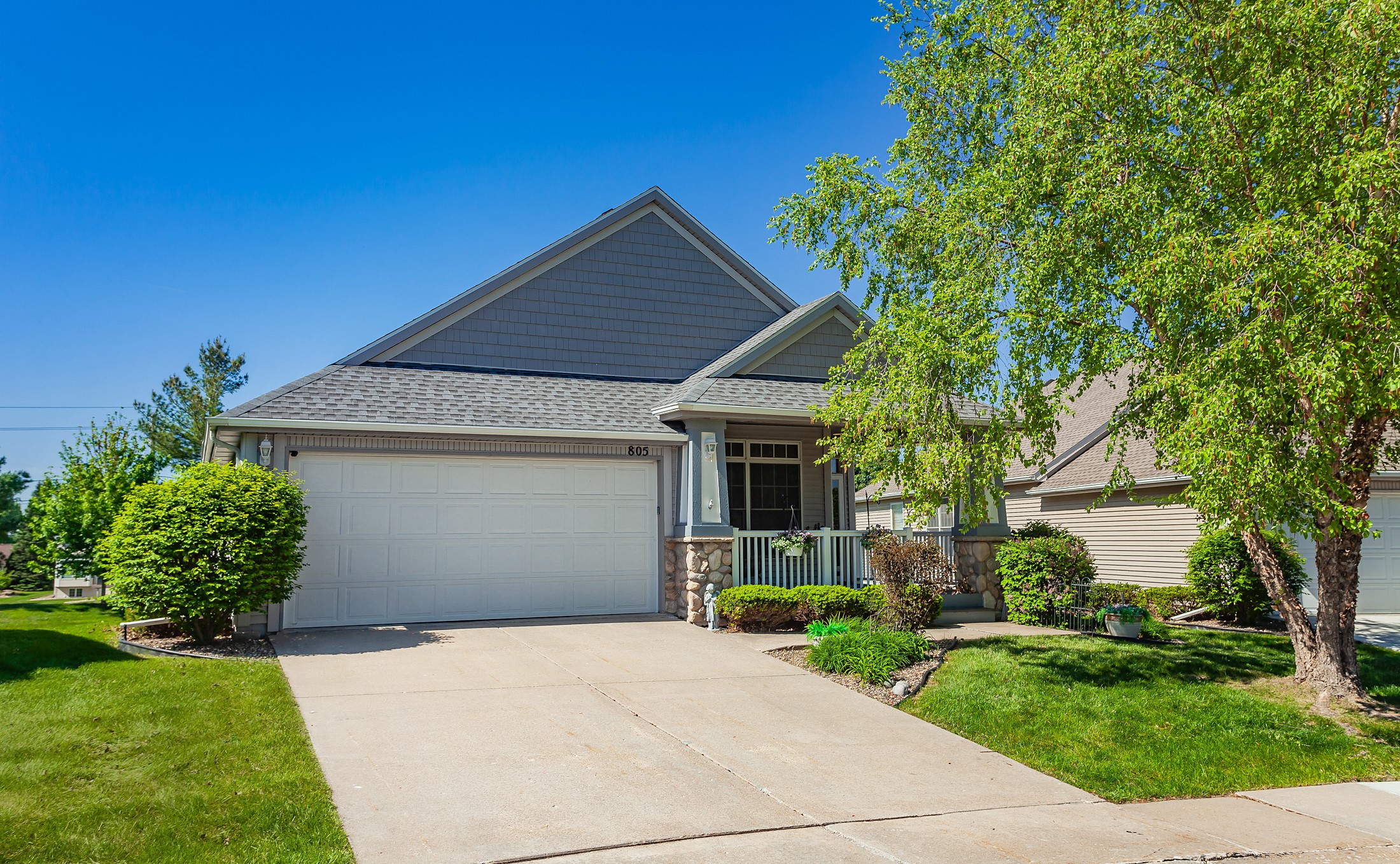 805 NE Rosewood Lane, Ankeny, Iowa image 1