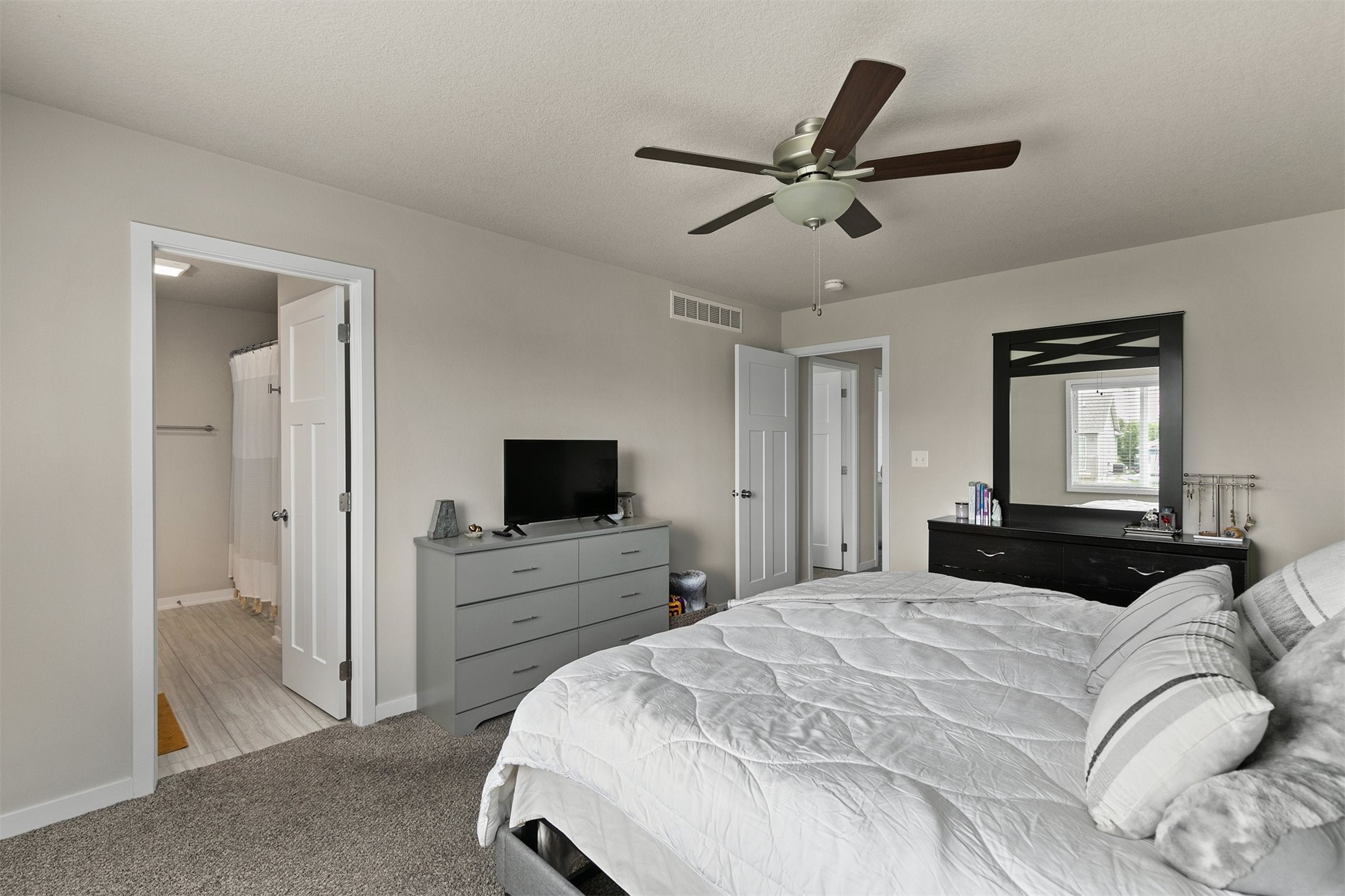 716 Orchard View Drive, Norwalk, Iowa image 17