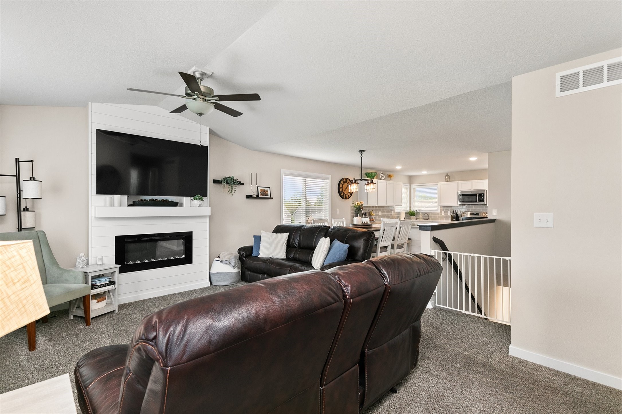 716 Orchard View Drive, Norwalk, Iowa image 4