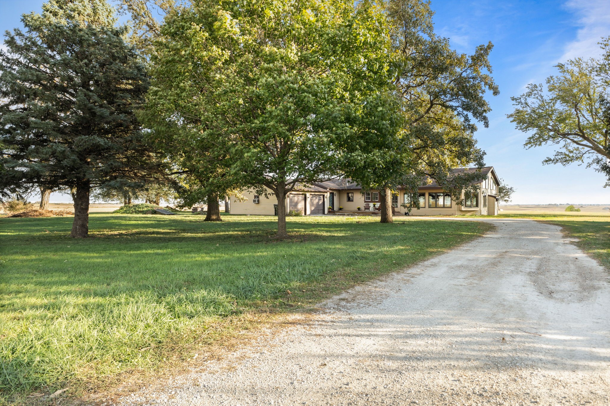 6719 S 104th Avenue W