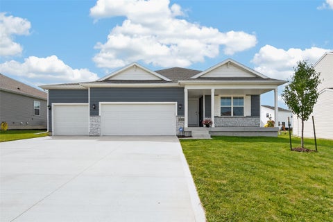 Homes For Sale - 1080 Bel Aire Court<br/> Waukee, IA 50263