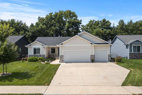 Homes For Sale - 1127 Timber Ridge Drive<br/> Norwalk, IA 50211