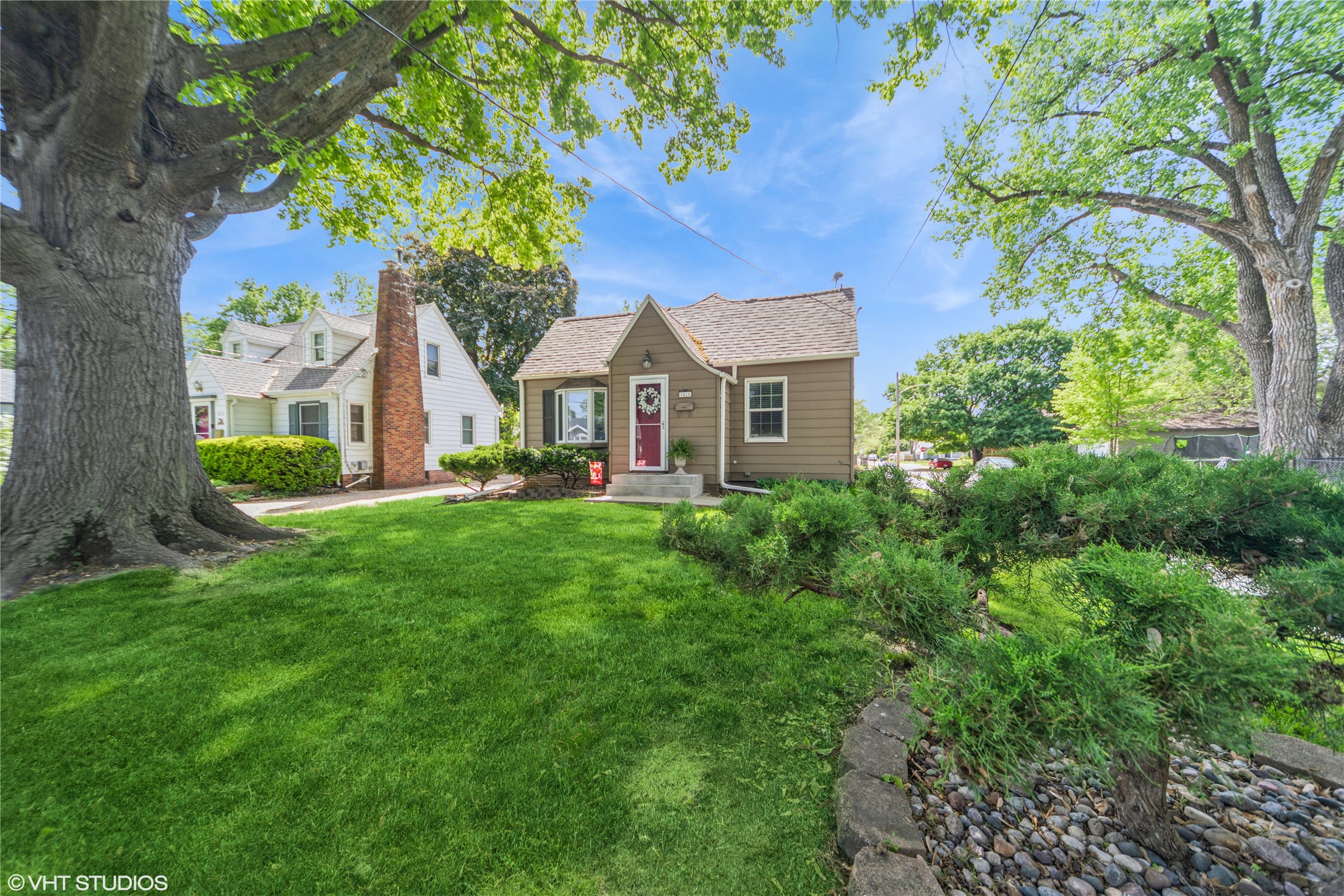2418 44th Street, Des Moines, Iowa image 2