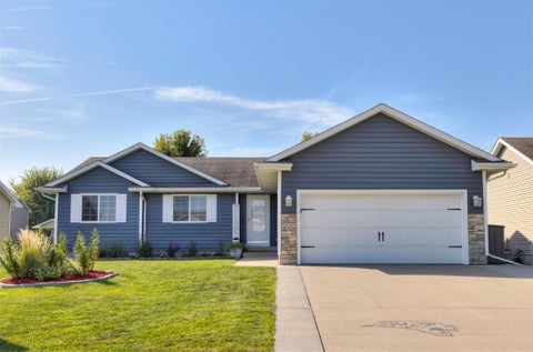 Homes For Sale - 5115 NW 5th Street<br/> Ankeny, IA 50023