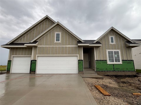 Homes For Sale - 807 SW Boulder Drive<br/> Grimes, IA 50111