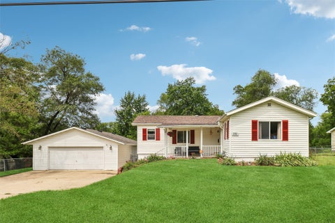 Homes For Sale - 3902 SE 8th Street<br/> Des Moines, IA 50315